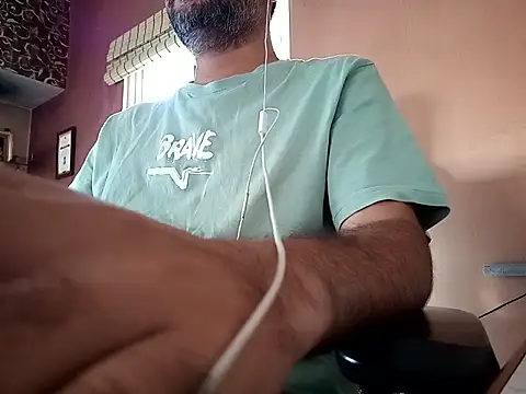 Snapshot of daddy_indian chatting on 06/08/26, 05:19 daddy indian online show from 06/08/26, 05:19