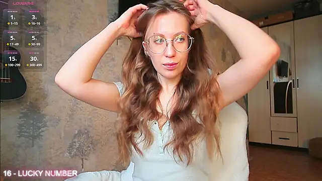 Snapshot of ms_allison_w chatting on 04/06/26, 12:28 ms allison w online show from 04/06/26, 12:28