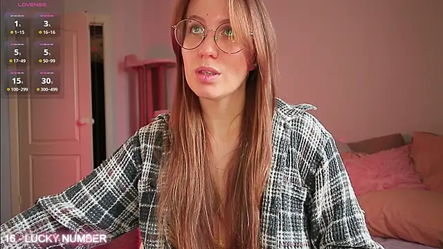 Snapshot of ms_allison_w chatting on 04/08/26, 08:58 ms allison w online show from 04/08/26, 08:58