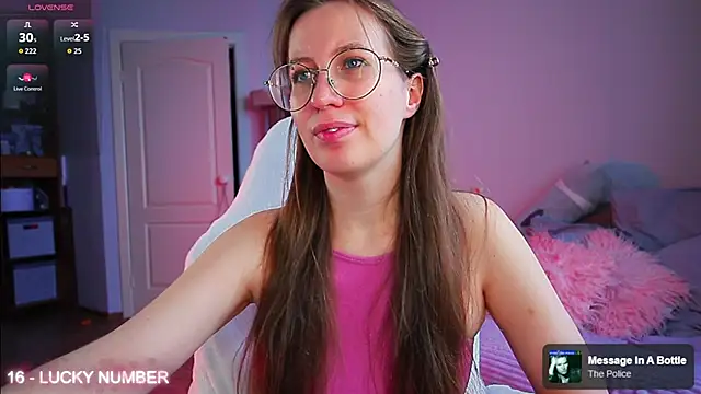 Snapshot of ms_allison_w chatting on 04/20/26, 11:57 ms allison w online show from 04/20/26, 11:57