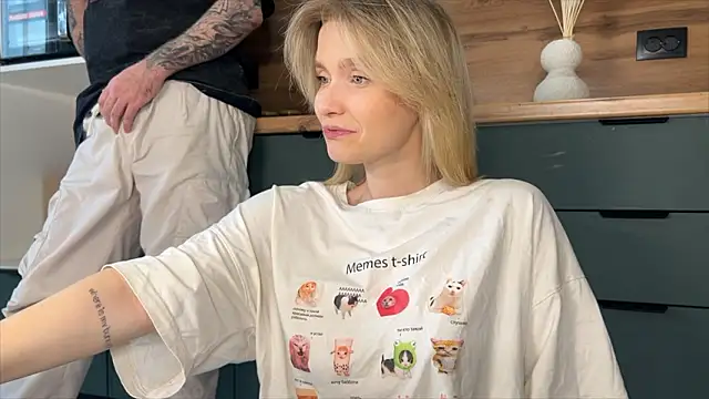 Snapshot of Adelovenick chatting on 03/14/26, 10:32 Adelovenick online show from 03/14/26, 10:32