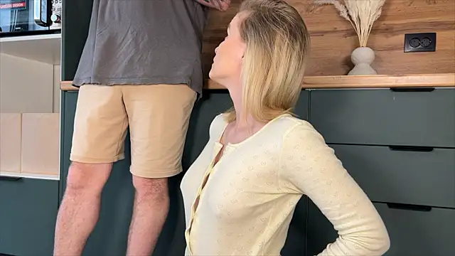 Snapshot of Adelovenick chatting on 03/26/26, 09:48 Adelovenick online show from 03/26/26, 09:48