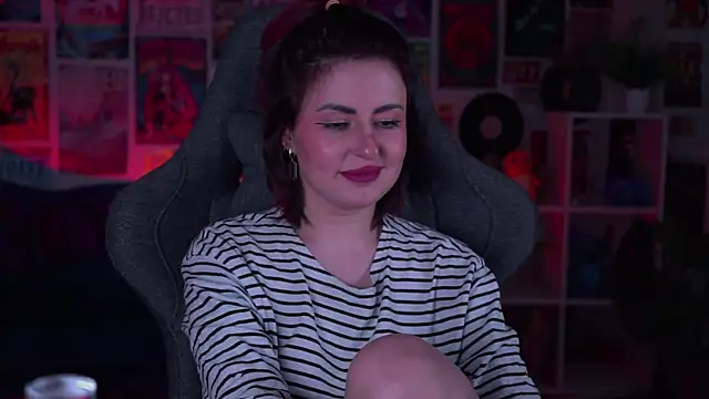 Snapshot of Lana__May chatting on 12/14/24, 12:33 Lana  May online show from 12/14/24, 12:33