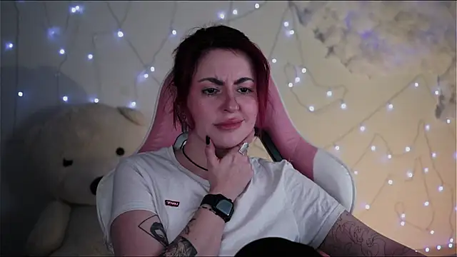 Snapshot of Lana__May chatting on 12/20/24, 02:38 Lana  May online show from 12/20/24, 02:38