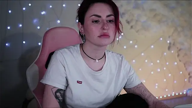 Snapshot of Lana__May chatting on 12/20/24, 05:40 Lana  May online show from 12/20/24, 05:40