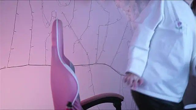 Snapshot of Lana__May chatting on 02/12/25, 02:43 Lana  May online show from 02/12/25, 02:43