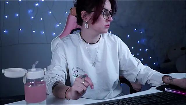 Snapshot of Lana__May chatting on 03/02/25, 02:43 Lana  May online show from 03/02/25, 02:43