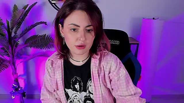 Snapshot of Lana__May chatting on 03/06/25, 12:09 Lana  May online show from 03/06/25, 12:09