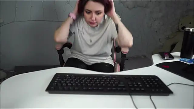 Snapshot of Lana__May chatting on 03/16/25, 02:33 Lana  May online show from 03/16/25, 02:33