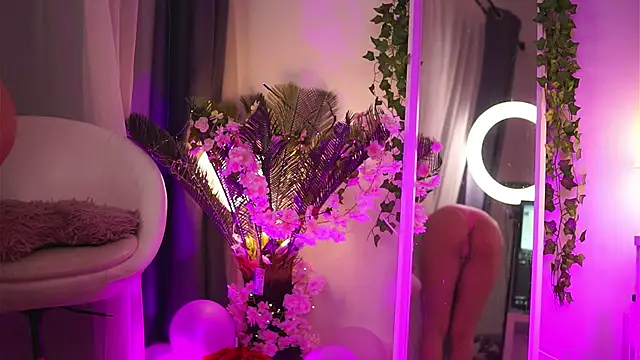 Snapshot of AvaShayy chatting on 02/22/25, 02:39 AvaShayy online show from 02/22/25, 02:39