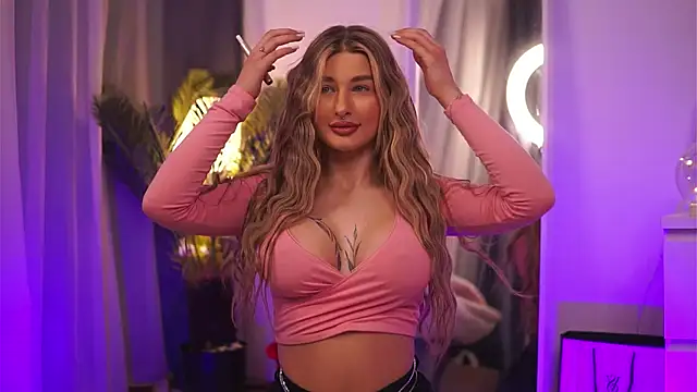 Snapshot of AvaShayy chatting on 03/04/25, 10:49 AvaShayy online show from 03/04/25, 10:49