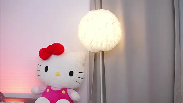 Snapshot of AvaShayy chatting on 11/17/25, 06:30 AvaShayy online show from 11/17/25, 06:30