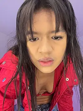 meganthompsonn22 online show from 10/15/25, 05:13