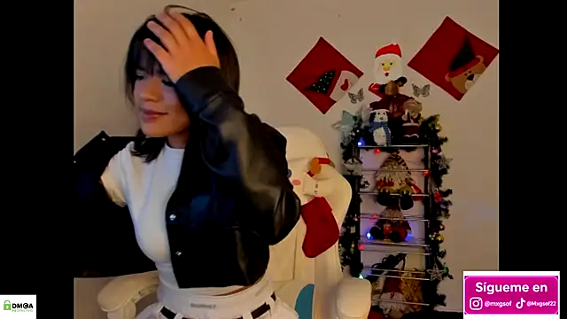 meganthompsonn22 online show from 11/27/25, 01:07