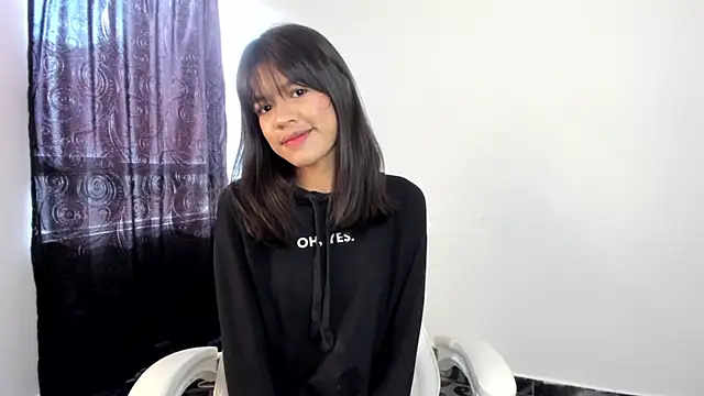 Snapshot of meganthompsonn22 chatting on 04/20/26, 01:25 meganthompsonn22 online show from 04/20/26, 01:25