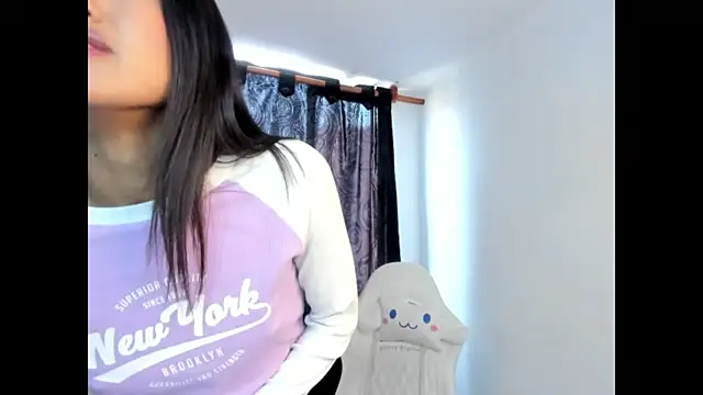 Snapshot of meganthompsonn22 chatting on 07/04/26, 02:56 meganthompsonn22 online show from 07/04/26, 02:56