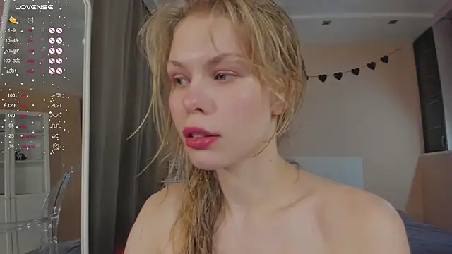 Snapshot of ass_latte chatting on 12/19/25, 05:25 ass latte online show from 12/19/25, 05:25