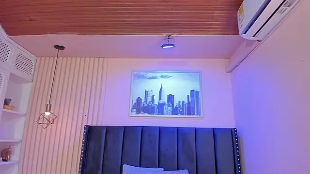 viiolett lee online show from 09/19/25, 09:37