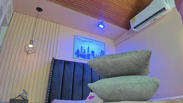 viiolett lee online show from 03/25/26, 08:15