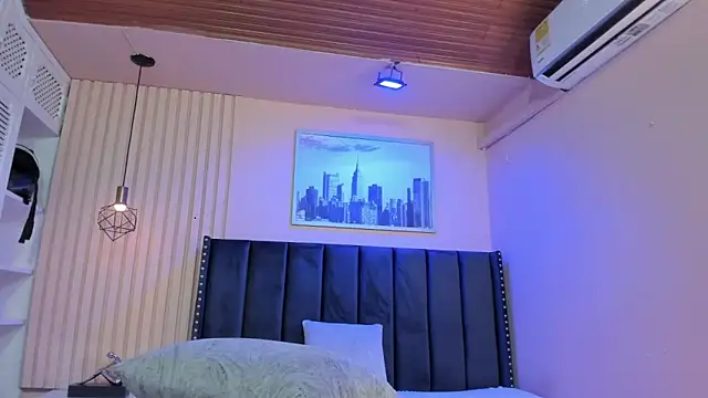 viiolett lee online show from 04/14/26, 08:26