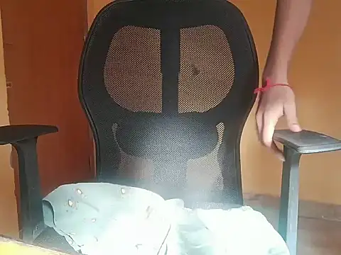 Snapshot of Aloneguy_bangalore chatting on 11/21/25, 09:30 Aloneguy bangalore online show from 11/21/25, 09:30