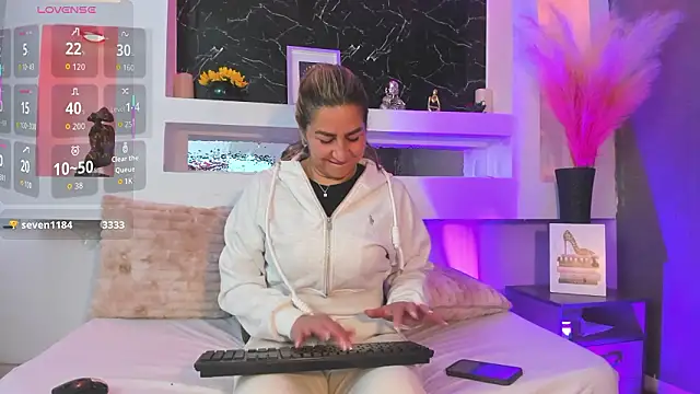 Snapshot of Cinthya_mjs chatting on 03/20/26, 12:10 Cinthya mjs online show from 03/20/26, 12:10