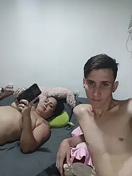 Snapshot of Milfvalesk chatting on 07/17/26, 12:06 Milfvalesk online show from 07/17/26, 12:06