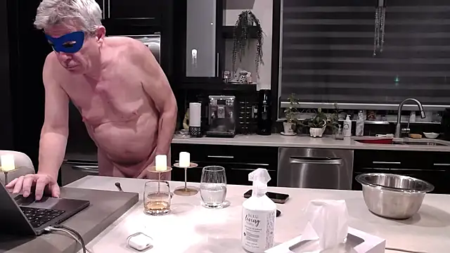 Toy-Daddy online show from 09/28/25, 11:21