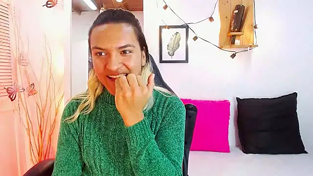 Snapshot of aslyhernandez_7 chatting on 01/29/25, 11:51 aslyhernandez 7 online show from 01/29/25, 11:51