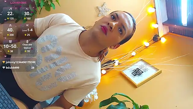 Snapshot of aslyhernandez_7 chatting on 03/07/25, 12:48 aslyhernandez 7 online show from 03/07/25, 12:48