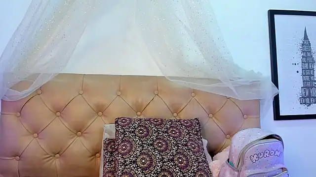 Snapshot of Redpandaa_ chatting on 12/27/24, 02:12 Redpandaa online show from 12/27/24, 02:12