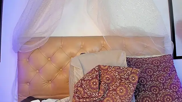 Snapshot of Redpandaa_ chatting on 01/11/25, 04:06 Redpandaa online show from 01/11/25, 04:06