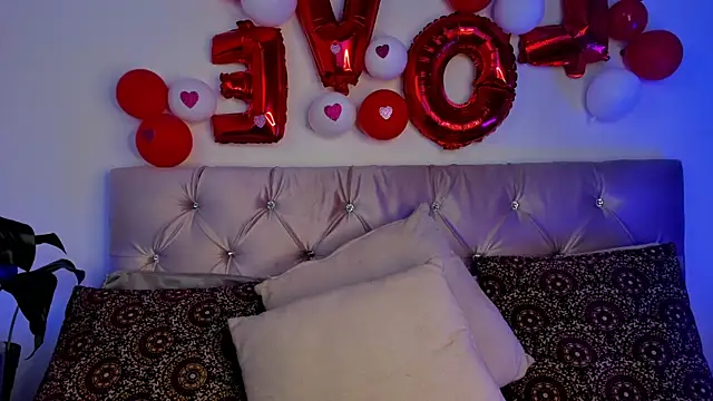 Snapshot of Redpandaa_ chatting on 02/18/25, 02:27 Redpandaa online show from 02/18/25, 02:27