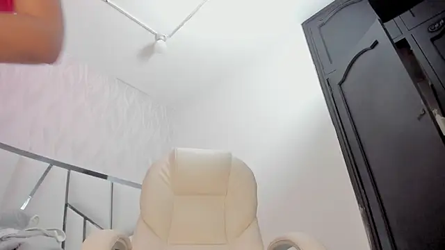 Snapshot of Victoriaa_millers chatting on 03/28/26, 08:08 Victoriaa millers online show from 03/28/26, 08:08