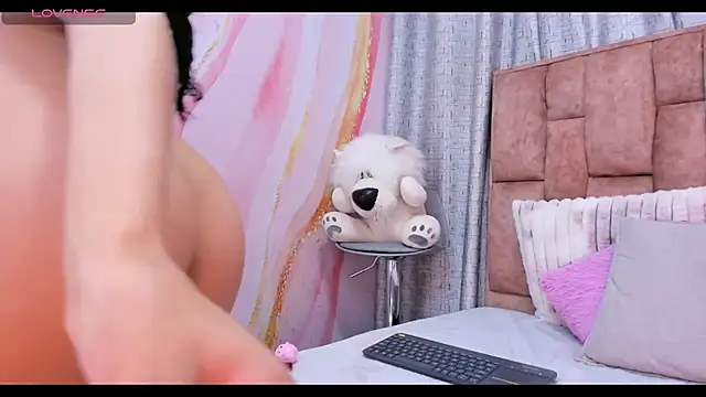 Snapshot of lila_noa chatting on 02/28/25, 06:32 lila noa online show from 02/28/25, 06:32