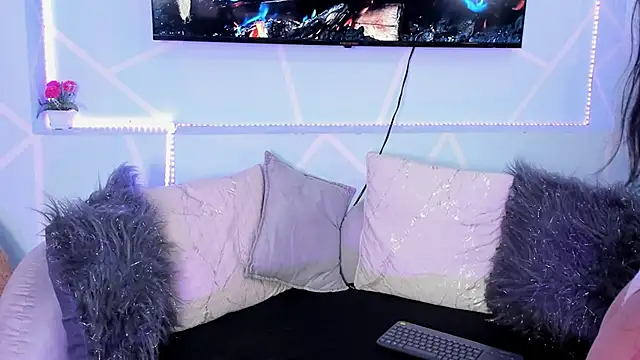 Snapshot of lila_noa chatting on 11/08/25, 07:45 lila noa online show from 11/08/25, 07:45