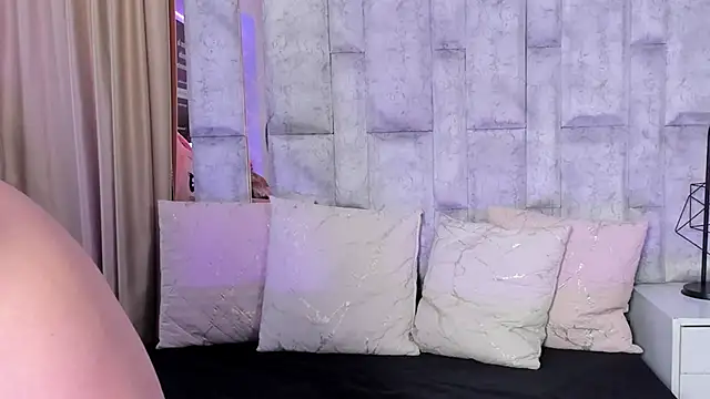 Snapshot of lila_noa chatting on 11/13/25, 07:35 lila noa online show from 11/13/25, 07:35