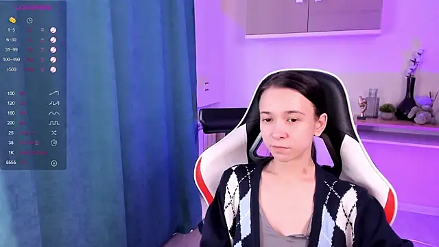 Snapshot of LilithStrangfor chatting on 12/17/24, 08:12 LilithStrangfor online show from 12/17/24, 08:12