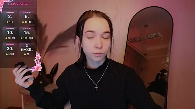 Snapshot of LilithStrangfor chatting on 03/19/25, 08:22 LilithStrangfor online show from 03/19/25, 08:22