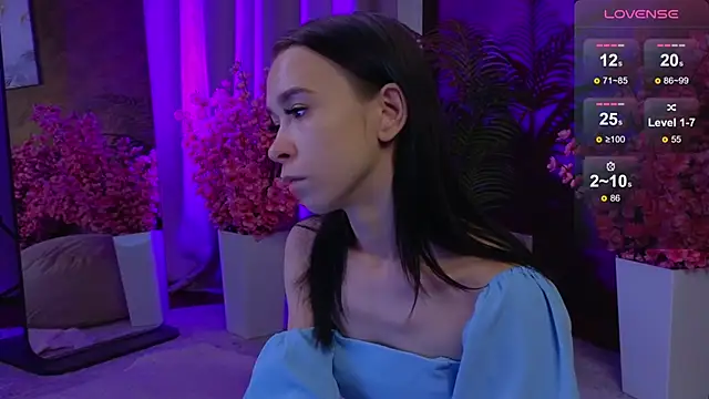 Snapshot of LilithStrangfor chatting on 10/07/25, 09:23 LilithStrangfor online show from 10/07/25, 09:23