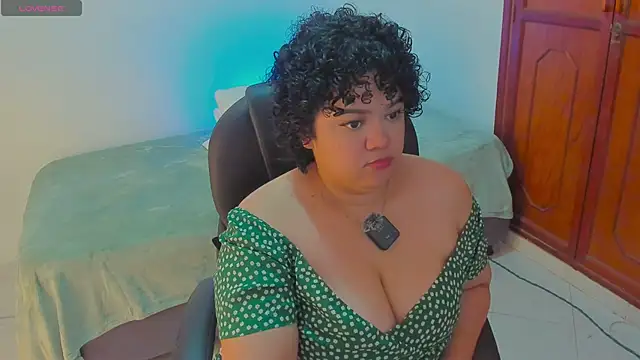 Snapshot of Mrskary chatting on 02/01/26, 04:27 Mrskary online show from 02/01/26, 04:27