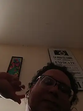 beautiful hands  online show from 12/05/25, 03:41