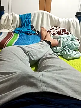 beautiful hands  online show from 12/19/25, 03:46