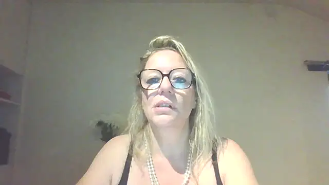 Silkesquirt online show from 09/17/25, 06:48