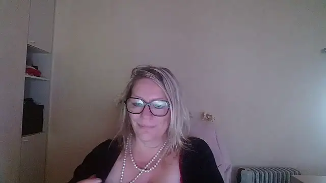 Silkesquirt online show from 10/13/25, 07:41