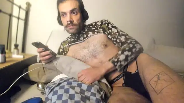 P4RtYBOII92 online show from 01/28/25, 07:00