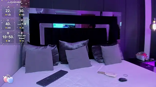 shaina vasquez online show from 03/13/25, 07:28