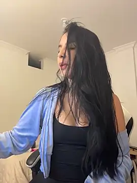 Snapshot of _miaquevedo_ chatting on 04/28/26, 02:22 miaquevedo online show from 04/28/26, 02:22