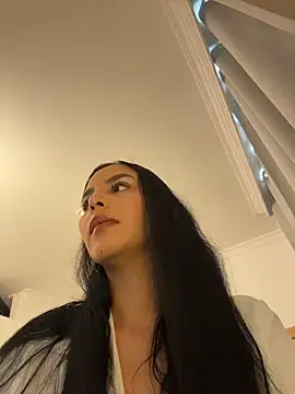 Snapshot of _miaquevedo_ chatting on 05/02/26, 01:49 miaquevedo online show from 05/02/26, 01:49