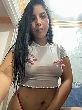 Snapshot of _miaquevedo_ chatting on 05/21/26, 12:56 miaquevedo online show from 05/21/26, 12:56